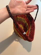 Carica l'immagine nel visualizzatore di Gallery, Borsa uncinetto
