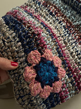 Carica l'immagine nel visualizzatore di Gallery, Borsa uncinetto