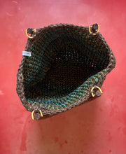 Carica l'immagine nel visualizzatore di Gallery, Borsa uncinetto