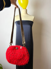 Carica l'immagine nel visualizzatore di Gallery, Pochette ovale con tracolla a spalla