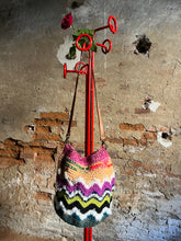 Carica l'immagine nel visualizzatore di Gallery, Secchiello bag