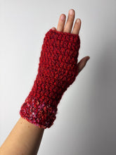 Carica l'immagine nel visualizzatore di Gallery, Manicotti uncinetto