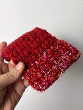 Carica l'immagine nel visualizzatore di Gallery, Manicotti uncinetto