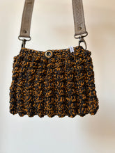 Carica l'immagine nel visualizzatore di Gallery, Pochette noccioline in cotone con tracolla in pelle