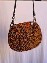 Carica l'immagine nel visualizzatore di Gallery, Pochette in cotone e lurex con tracolla a spalla