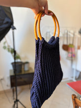 Carica l'immagine nel visualizzatore di Gallery, Borsa a trapezio