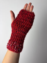 Carica l'immagine nel visualizzatore di Gallery, Manicotti uncinetto