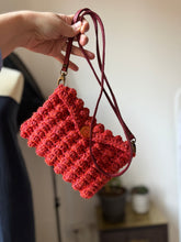 Carica l'immagine nel visualizzatore di Gallery, Pochette noccioline in cotone con tracolla
