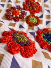 Carica l&#39;immagine nel visualizzatore di Gallery, Borsa in tessuto con applicazioni
