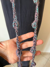 Carica l'immagine nel visualizzatore di Gallery, Collana Ambra in lana
