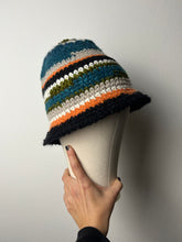 Carica l&#39;immagine nel visualizzatore di Gallery, Cloche uncinetto
