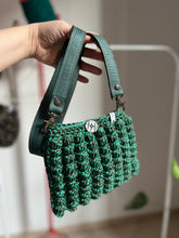Carica l'immagine nel visualizzatore di Gallery, Pochette noccioline in cotone con tracolla

