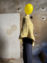 Carica l'immagine nel visualizzatore di Gallery, Poncho in lana
