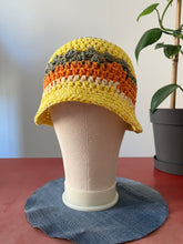 Carica l'immagine nel visualizzatore di Gallery, Cloche uncinetto in cotone
