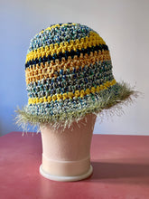 Carica l&#39;immagine nel visualizzatore di Gallery, Cloche uncinetto
