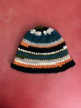 Carica l&#39;immagine nel visualizzatore di Gallery, Cloche uncinetto
