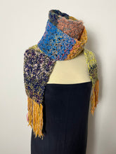 Carica l'immagine nel visualizzatore di Gallery, Sciarpa uncinetto
