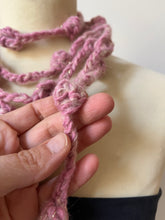 Carica l'immagine nel visualizzatore di Gallery, Collana Ambra in lana
