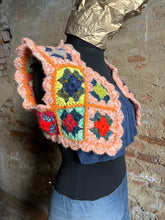 Carica l'immagine nel visualizzatore di Gallery, Coprispalle in lana
