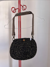 Carica l&#39;immagine nel visualizzatore di Gallery, Pochette con tracolla a spalla
