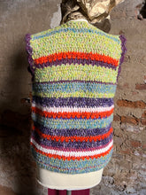 Carica l'immagine nel visualizzatore di Gallery, Gilet uncinetto
