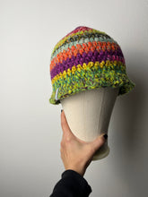 Carica l&#39;immagine nel visualizzatore di Gallery, Cloche uncinetto
