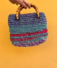 Carica l'immagine nel visualizzatore di Gallery, Pochette uncinetto
