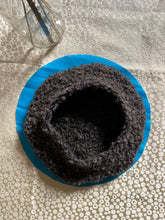 Carica l&#39;immagine nel visualizzatore di Gallery, Basco uncinetto
