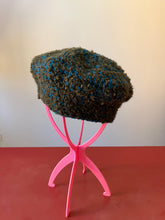 Carica l&#39;immagine nel visualizzatore di Gallery, Basco
