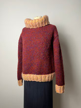 Carica l'immagine nel visualizzatore di Gallery, Pullover in lana in maglia ai ferri
