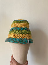 Carica l'immagine nel visualizzatore di Gallery, Cloche uncinetto in cotone
