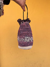 Carica l'immagine nel visualizzatore di Gallery, Pochette a secchiello
