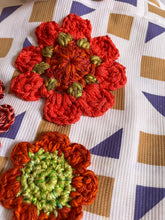 Carica l&#39;immagine nel visualizzatore di Gallery, Borsa in tessuto con applicazioni
