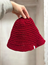 Carica l'immagine nel visualizzatore di Gallery, Cloche uncinetto in cotone bordeaux
