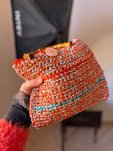 Carica l'immagine nel visualizzatore di Gallery, Pochette uncinetto
