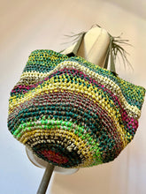 Carica l&#39;immagine nel visualizzatore di Gallery, Borsa maxi secchiello
