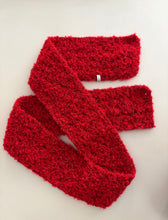 Carica l'immagine nel visualizzatore di Gallery, Sciarpa uncinetto
