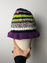 Carica l&#39;immagine nel visualizzatore di Gallery, Cloche uncinetto
