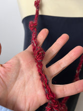 Carica l'immagine nel visualizzatore di Gallery, Collana Ambra in lana
