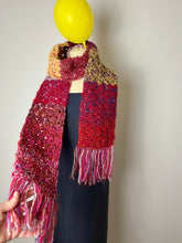 Carica l'immagine nel visualizzatore di Gallery, Sciarpa uncinetto
