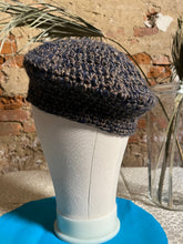 Carica l&#39;immagine nel visualizzatore di Gallery, Basco uncinetto
