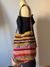 Carica l&#39;immagine nel visualizzatore di Gallery, Secchiello bag
