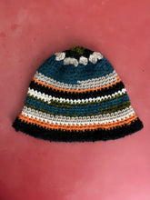 Carica l&#39;immagine nel visualizzatore di Gallery, Cloche uncinetto
