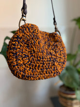 Carica l'immagine nel visualizzatore di Gallery, Pochette in cotone e lurex con tracolla a spalla
