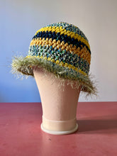 Carica l&#39;immagine nel visualizzatore di Gallery, Cloche uncinetto
