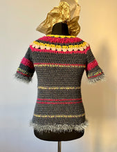 Carica l&#39;immagine nel visualizzatore di Gallery, Top uncinetto
