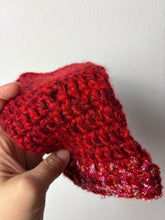 Carica l'immagine nel visualizzatore di Gallery, Manicotti uncinetto
