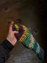 Carica l'immagine nel visualizzatore di Gallery, Cloche uncinetto
