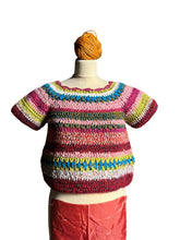 Carica l&#39;immagine nel visualizzatore di Gallery, Top uncinetto
