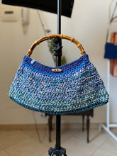Carica l'immagine nel visualizzatore di Gallery, Pochette uncinetto
